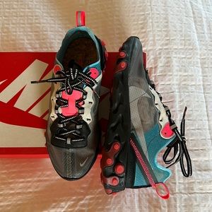 Nike React Element 87 Blue Chill / Solar Red EUC